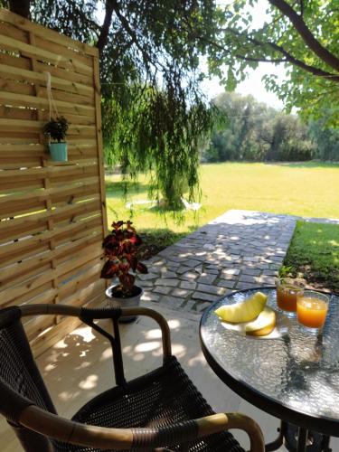  Filoxenia Apartments, Pension in Riza