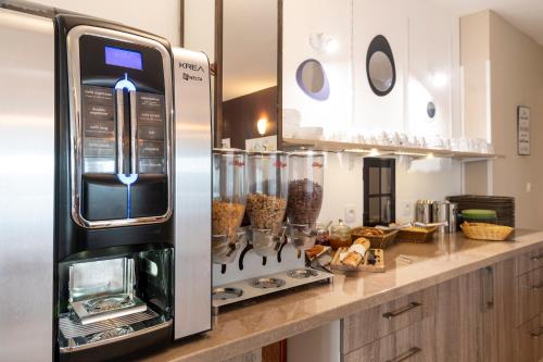 Fasthotel Chateauroux - image 7