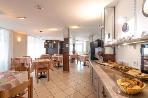 Fasthotel Chateauroux - image 13