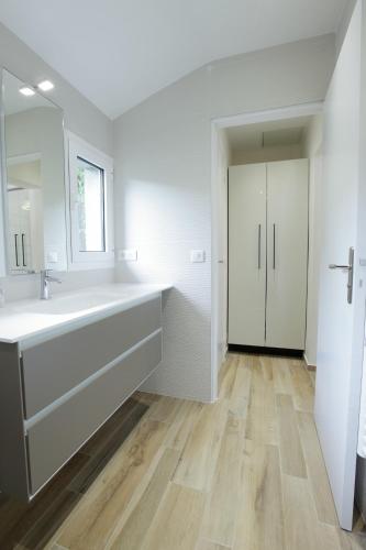 Bathroom, House, 43, Avenue Hoche 小鹿西家 in Saint-Remy-les-Chevreuse
