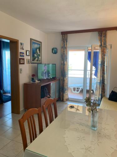  Apartment Excellent in Nečujam