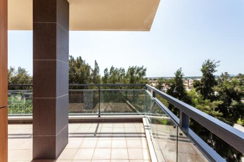 Balcony/terrace, Alegria Amazing apartment with swimming pool in Olhao