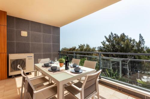 Balcony/terrace, Alegria Amazing apartment with swimming pool in Olhao