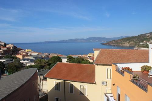 B&B PIAZZA NUOVA Room Type - Deluxe Double Room with Balcony and Sea View