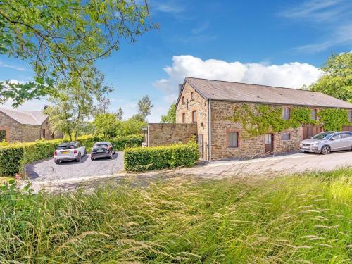 Plush Villa in La Roche-en-Ardenne with Swimming Pool gîte à louer Beausaint lez La Roche