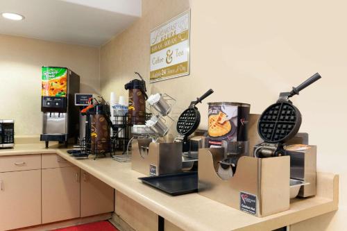 Restaurant, Super 8 By Wyndham Flagstaff in Flagstaff Suburbs