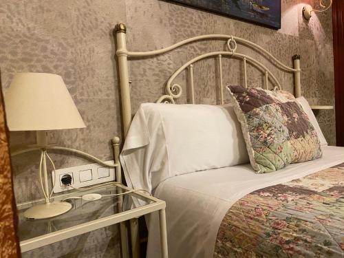 Hostal Orleans - image 3