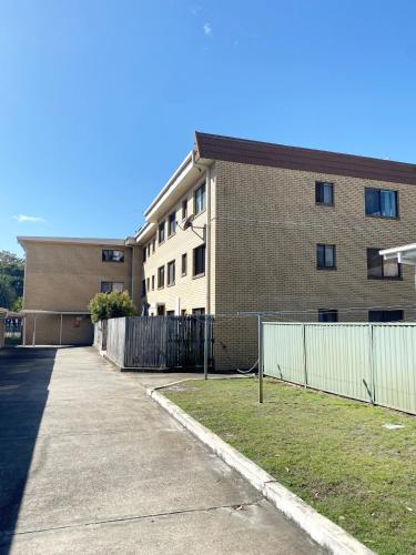 Sands Court on Boyd, Top floor 2 bedroom unit, seconds from the beach!