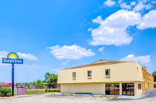 Days Inn by Wyndham Chesapeake in Chesapeake, USA