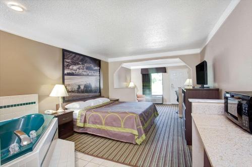 Seadmed, Super 8 By Wyndham Knoxville East near Historic Ramsey House