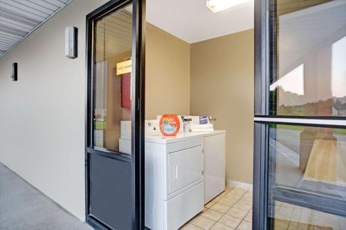 Létesítmények, Super 8 By Wyndham Knoxville East in Központ közelében