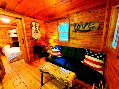Lil' Log at Hearthstone Cabins and Camping - Pet Friendly, Helen (zdjęcie 3)