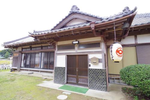 Tsubaki House