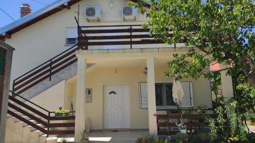 A szálláshely kívülről, MARIA APARTMAN in Sukošan