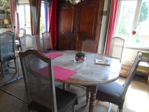 La Roseraie du Prieure in Rosay-sur-Lieure