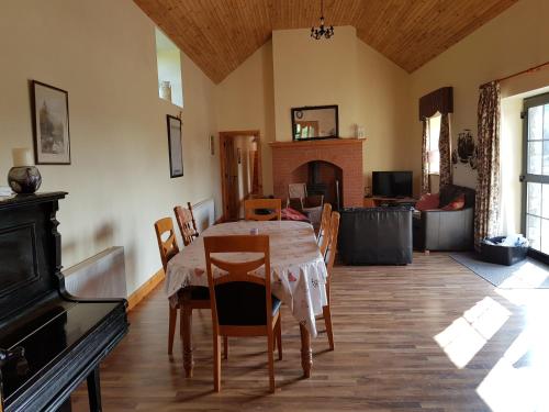 Παροχές, Rathgillen House in Νταντολκ