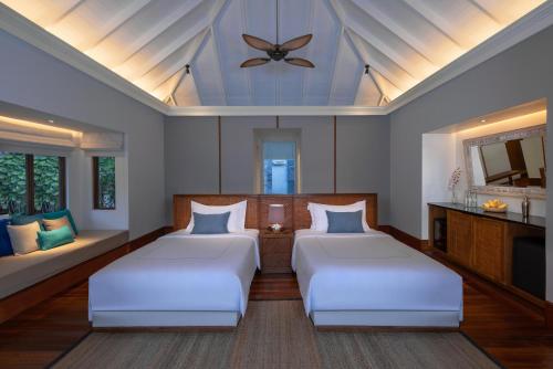 2 bedrooms, 4 beds