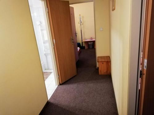 Economy Triple Room with Shared Bathroom