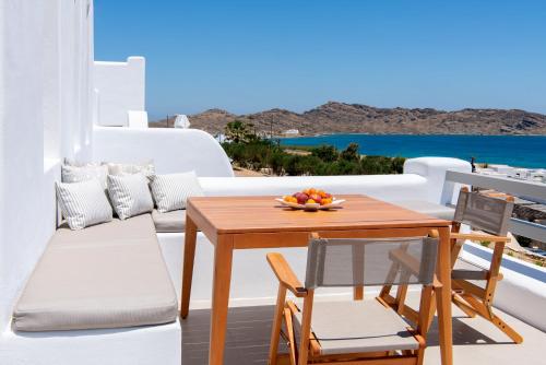 ระเบียง/ชานเรือน, Kymo Luxury Suites Paros in โคลิมปิเทรส