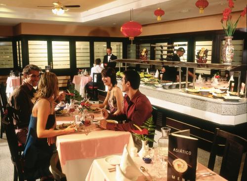 Restaurant, Hotel Riu Oliva Beach Resort - All Inclusive in Fuerteventura