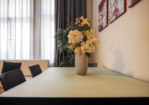 Zatecka 4 Old Town Apartment - image 14