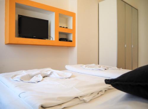 Zatecka 4 Old Town Apartment - image 4