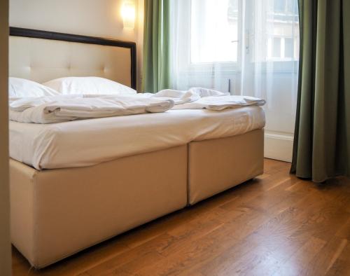 Zatecka 4 Old Town Apartment - image 8