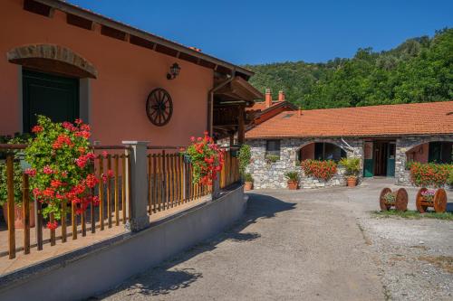 01234 - Agriturismo La Marpea, esperienza in mezzo alla natura e al cibo tipico Italiano