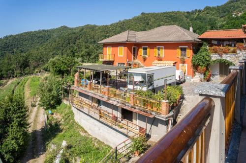  01234 - Agriturismo La Marpea, esperienza in mezzo alla natura e al cibo tipico Italiano in Terisso