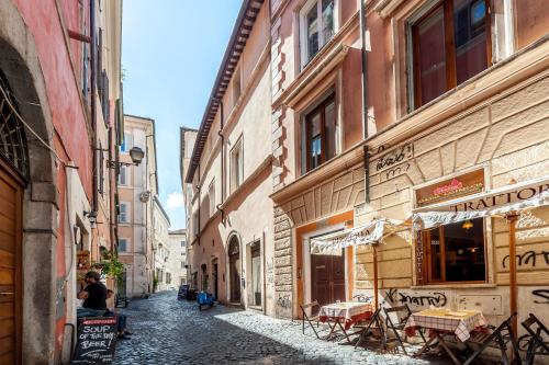 Balestrari Palace close to Campo dei Fiori Piazza Navona Piazza Venezia, Roma (foto 3)