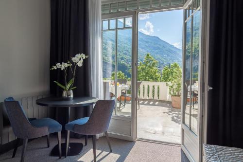 ทัศนียภาพ, Golf Hotel in บรี เลส แบงส์