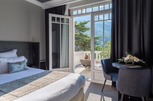 Golf Hotel - image 12