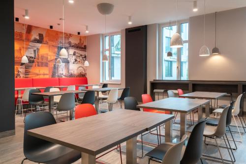 Pub/Lounge, CAMPANILE VIENNA SOUTH in Favoriten