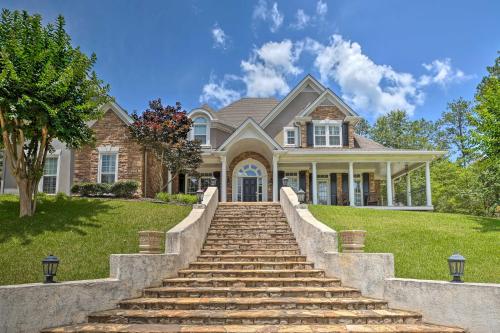 Private Forest Mansion Movie Theatre, On-Site Gym