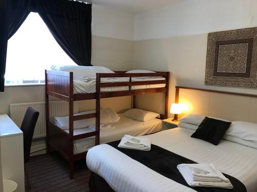 The Feathers Hotel - image 7