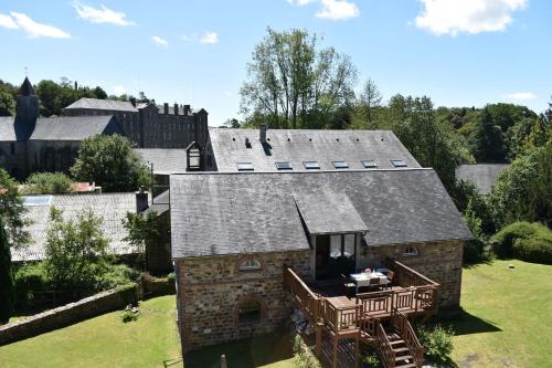Зовнішній вигляд готелю, Gites in Le Neufbourg -Mortain in Mortain