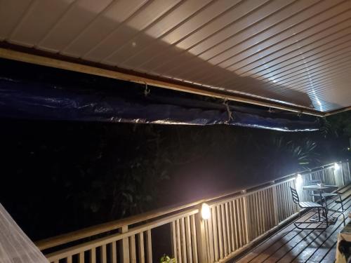 Afficher, Sweet Mini Dortoir sur notre terrasse couverte pour vos transits entre deux vols by Kohutahia Lodge, in Tahiti