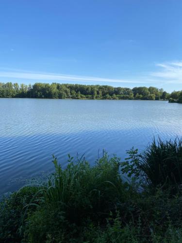 Canal vue maison gîte à louer Bois de la Roche