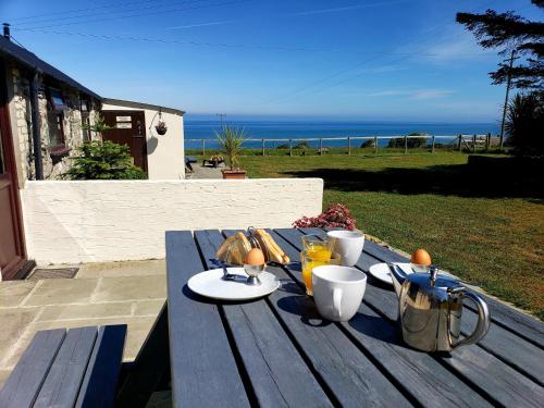 Byre Cottages & Log Cabin