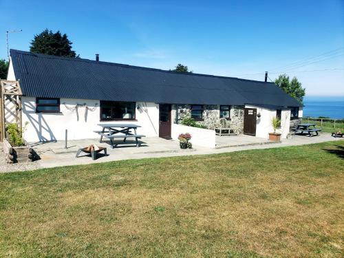 Byre Cottages & Log Cabin