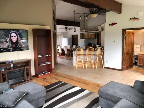 Alaska Home Rental - main image