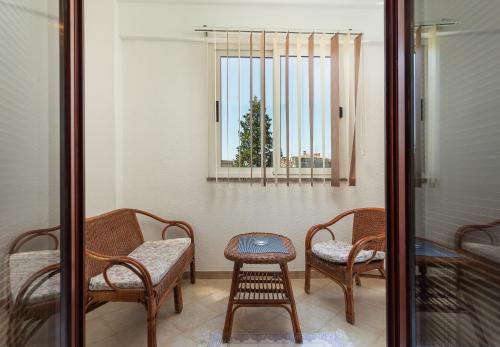 Studio Apartment image 7