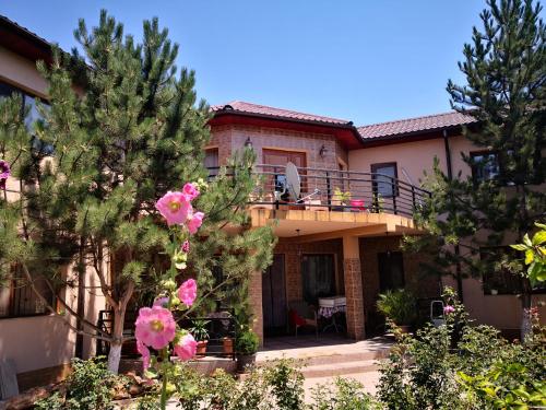 Casa Cu Verdeata