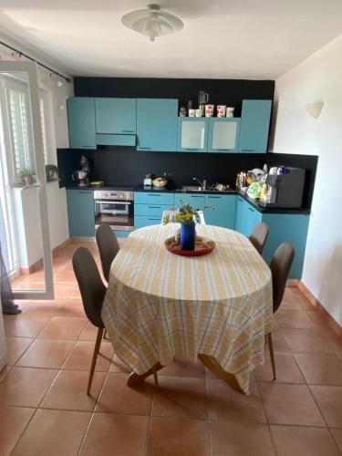 ห้องครัว, Casa Fumica Apartment in ราบ