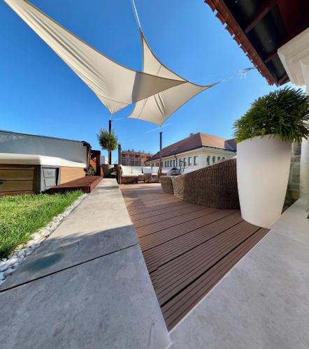 Sky Luxury Suite - image 9