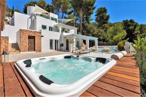  Villa Beluga in Es Cubells