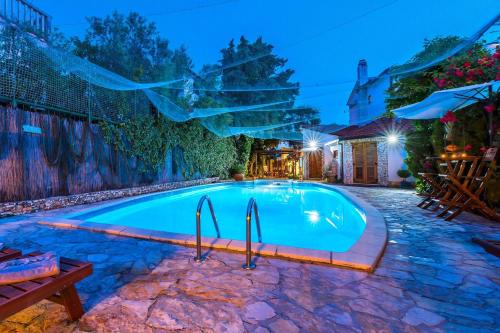 Luxury villa with a swimming pool Rogoznica - 13374, Rogoznica (photo 7)