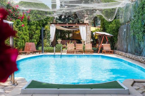 Luxury villa with a swimming pool Rogoznica - 13374, Rogoznica (photo 8)