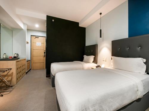 Bay Area Suites Manila Room Type - Deluxe Twin Room