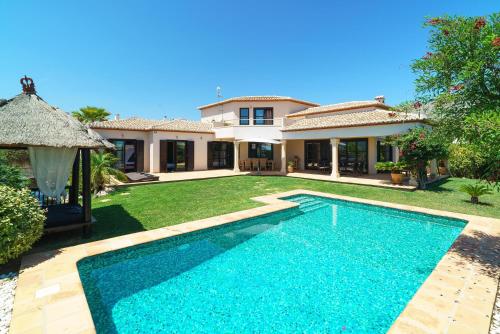 Denia Villa Sleeps 8 Pool Air Con WiFi gîte à louer Casas Jara